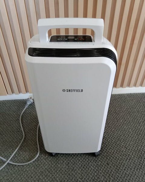 제습기 ( SHEFFIELD) AS NEW CONDITION (in box)