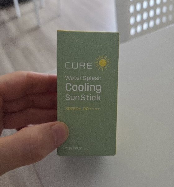 예약중 - 김정문알로에 쿨링선스틱 새 제품