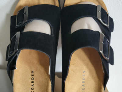 투 스트랩 버클 쿠션 슬리퍼