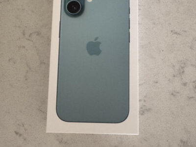 아이폰 16 (녹색계열) 팔아요