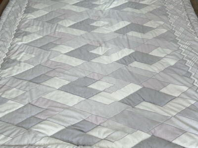 퀸사이즈 극세사 이불$40