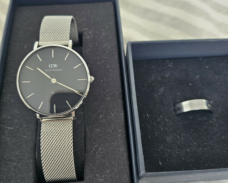 Daniel wellington 손목 시계 팝니다.