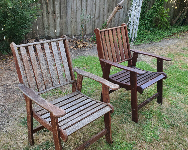 옥외 나무(kwila)의자 2개