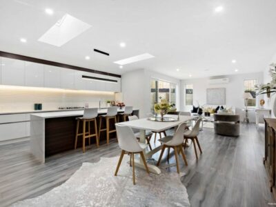 Orewa 산뜻한 10년 마스터빌드 있는 새집