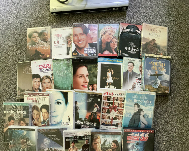 영화CD 한국말자막 와 DVD 기계 함께 $30