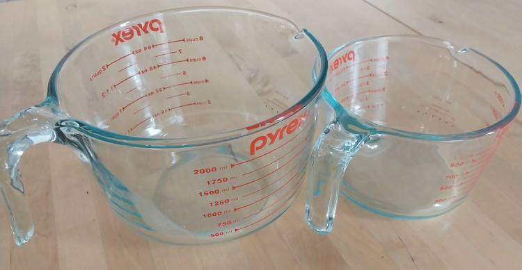 Pyrex measuring jug 계량유리볼 1L, 2L