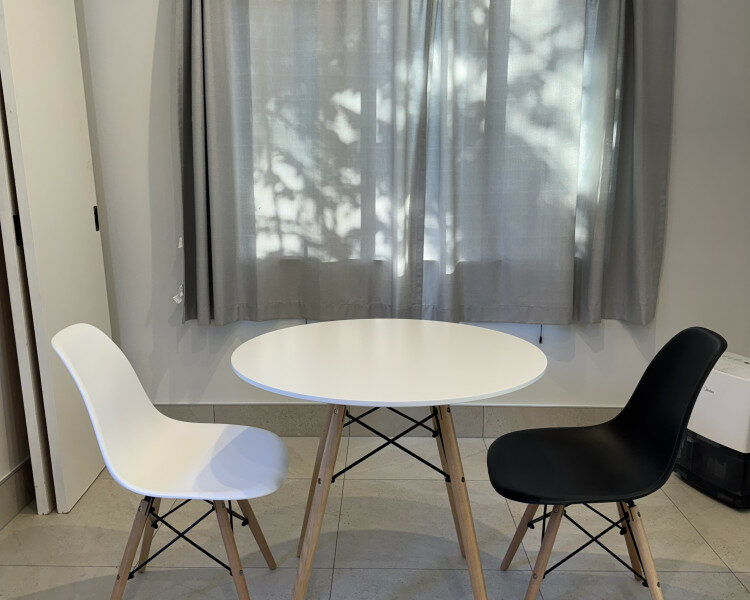 2-3인용 식탁, 의자 팔아요~