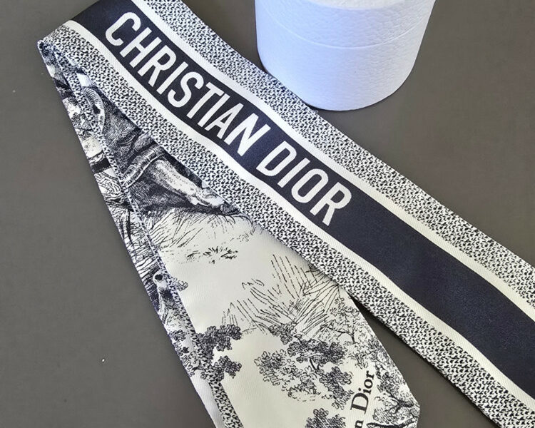 디올 정품 미차 스카프 팝니다