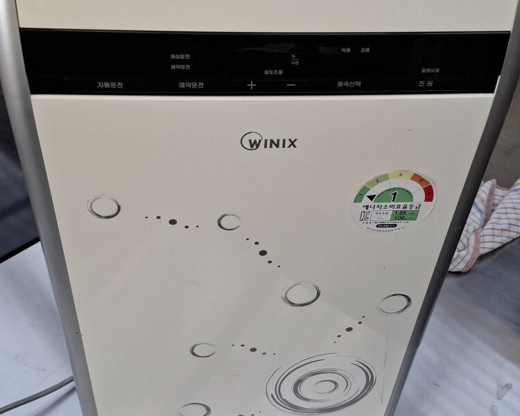 제습기큰싸이즈팝니다 .